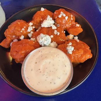 Mickie Finnz - Boneless Buffalo tenders, happy hour - Lounges Near Me - Las Vegas, Nevada
