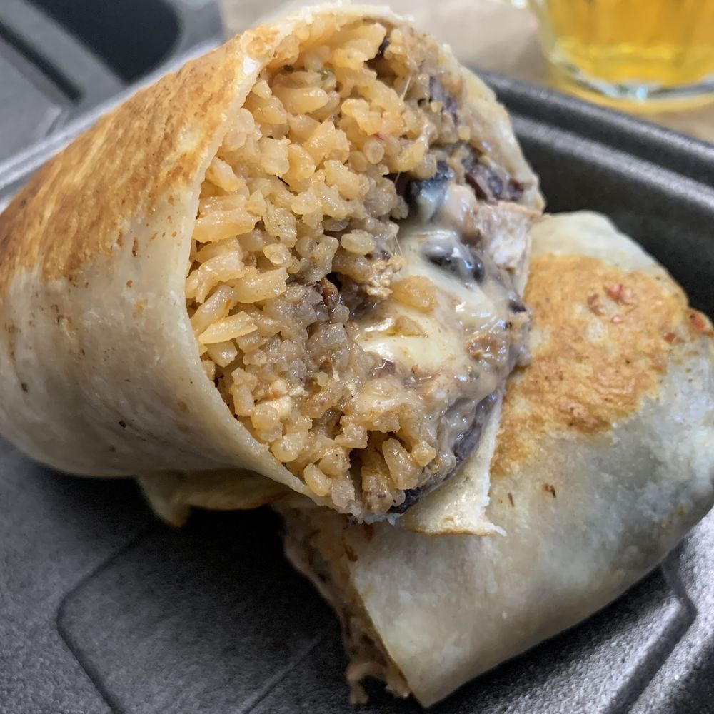 Oaxaca Mexican Food - Chicken Burrito - 7/10 - Mexican Near Me - Troy, Michigan Oaxaca Mexican Food - Chicken Burrito - 7/10 - Mexican Near Me - Troy, Michigan