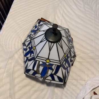 New City Moving - Broken lamp - Movers Near Me - Chicago, Illinois New City Moving - Broken lamp - Movers Near Me - Chicago, Illinois