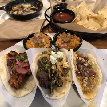 Cocina Madrigal - Al pastor steak and chicken tacos - Tacos Near Me - Phoenix, Arizona