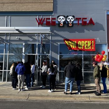 WeeTea - Aurora - a group of people standing outside of a store - Bubble Tea Near Me - Aurora, Colorado