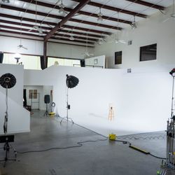 Happy Cat Studio - Studio / Venue  Studio For Rent Banquet Halls for Rent Baby Shower Venues Private Party Venues