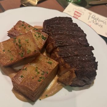 Paradisaea - Gold Label Wagyu; well seasoned, perfectly tender. Solid dish, would order again. - New American Near Me - San Diego, California