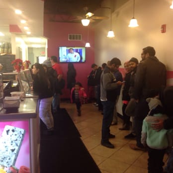 La Michoacana - the long line - Ice Cream & Frozen Yogurt Near Me - Mount Prospect, Illinois