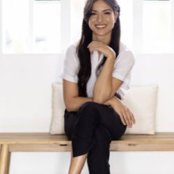 Roxanne Jafari CMT, CNS