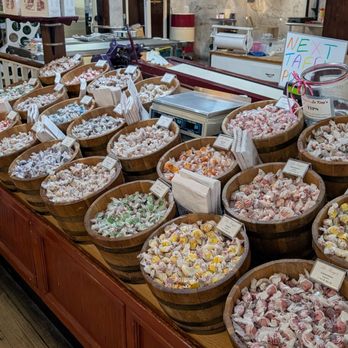 La King's Confectionery - Taffy - Ice Cream & Frozen Yogurt Near Me - Galveston, Texas La King's Confectionery - Taffy - Ice Cream & Frozen Yogurt Near Me - Galveston, Texas
