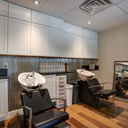 Ahead Of The Curve Salon