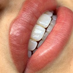 Her Velvet Hand - Lip Blush
