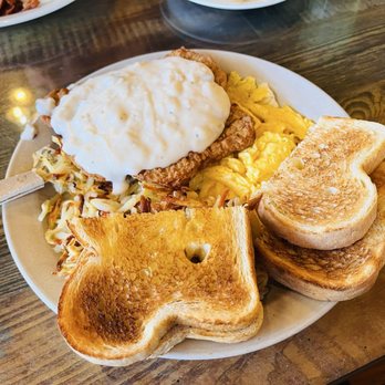 Pine Country Restaurant - Breakfast & Brunch Near Me - Williams, Arizona