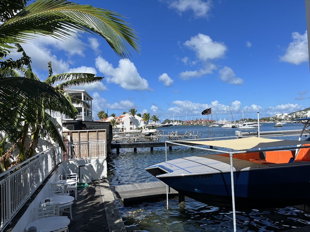 Topper's Restaurant & Bar