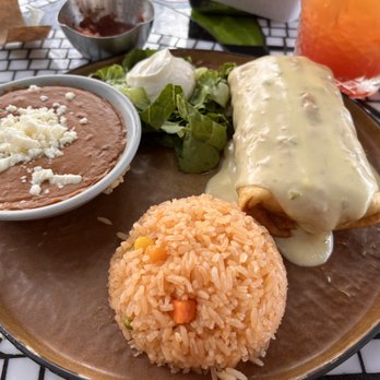 Pepe's Cantina - Chicken lunch chimichanga and rum punch - Mexican Near Me - Clermont, Florida Pepe's Cantina - Chicken lunch chimichanga and rum punch - Mexican Near Me - Clermont, Florida
