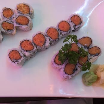 New Kanda - Maki D Roll Combo- Spicy yellowtail, Salmon and Tuna rolls with soup or salad ($15) - Sushi Bars Near Me - Levittown, New York