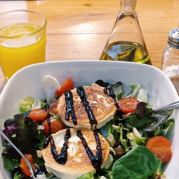 Trencat - Cabra salad (goat cheese) 6,50€ + orange juice 2€ - Mediterranean Near Me - Valencia, V