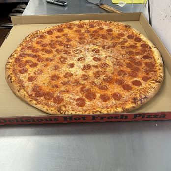 Monavala Pizza - Giant Pepperoni Pizza - Italian Near Me - El Cajon, California Monavala Pizza - Giant Pepperoni Pizza - Italian Near Me - El Cajon, California