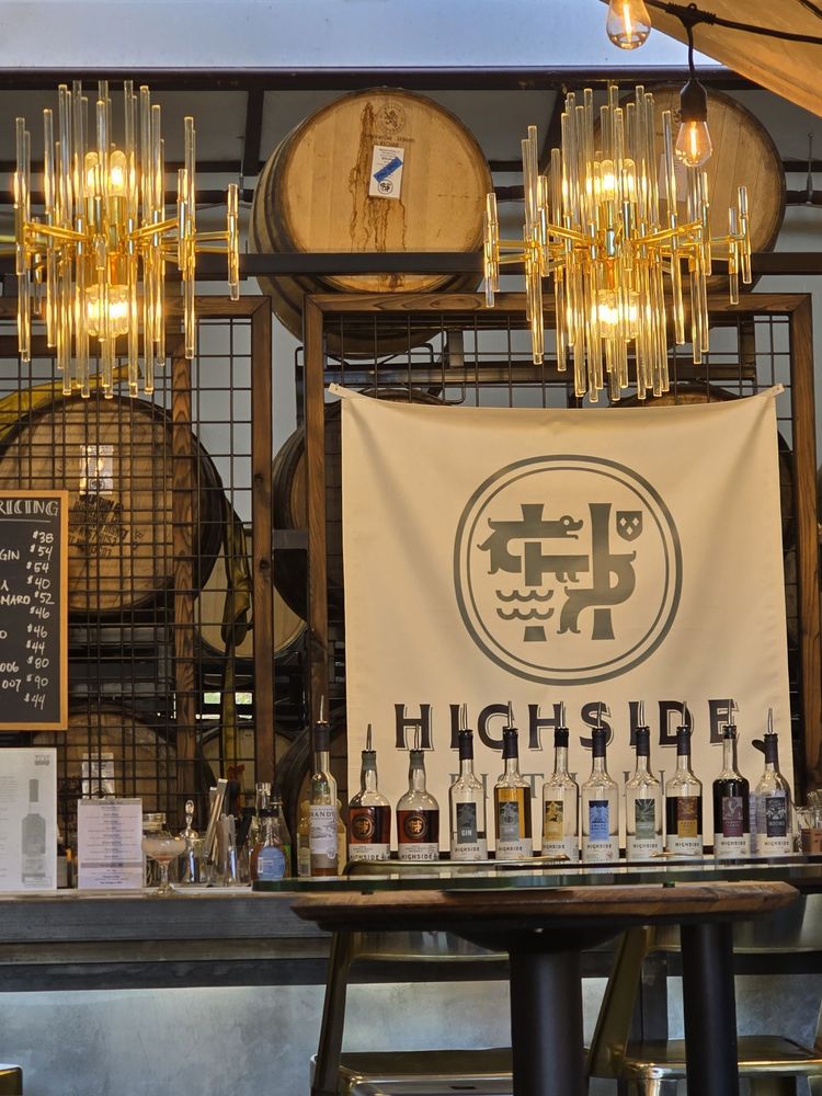 Highside Distilling Logo