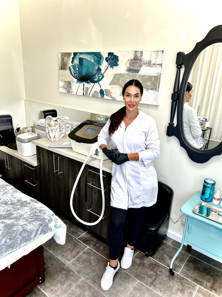 SMOOTH AF Updated September 2024 Request an Appointment Montréal