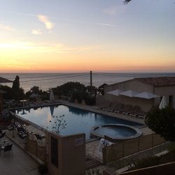 Palazzu - View of pool and sea