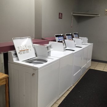 Rocco's Laundromat - Top loaders ($2/load) - Laundromat Near Me - Albany, New York
