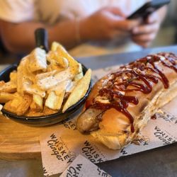 Whiskey Ginger - Big smoke hotdog with cheesy chips