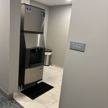 Hyatt Studios - Ice/water station - Hotels Near Me - Jacksonville, Florida Hyatt Studios - Ice/water station - Hotels Near Me - Jacksonville, Florida