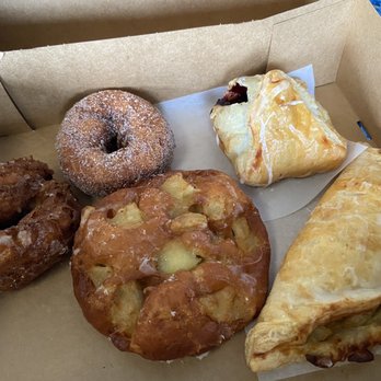 Boa Vista Orchards - Glazed apple donut, sugar apple donut, blackberry dumpling, apple turnover and Apple fritter - Fruits & Veggies Near Me - Placerville, California Boa Vista Orchards - Glazed apple donut, sugar apple donut, blackberry dumpling, apple turnover and Apple fritter - Fruits & Veggies Near Me - Placerville, California