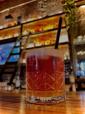 Paddock & Whisky by null