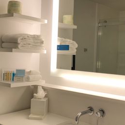Modern bath Modern bath