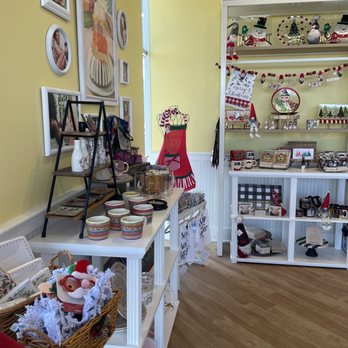Nothing Bundt Cakes - Various cute items for sale - Desserts Near Me - Santa Maria, California
