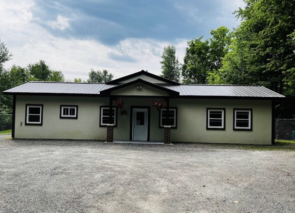 PET ZONES Updated April 2024 1632 County Road 43, Merrickville