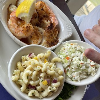 Landfall - Lobster & Mac for lunch - Seafood Near Me - Woods Hole, Massachusetts Landfall - Lobster & Mac for lunch - Seafood Near Me - Woods Hole, Massachusetts