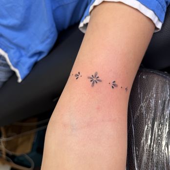 Paradox Private Studio - A dainty ornamental tattoo. - Tattoo Near Me - Oxnard, California Paradox Private Studio - A dainty ornamental tattoo. - Tattoo Near Me - Oxnard, California