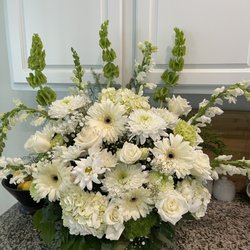 Amor Florist & Gift Baskets