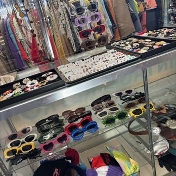 Newbo Vintage - Glasses - Used, Vintage & Consignment Near Me - Elgin, Texas