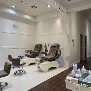 Tipsy Salonbar - Eyelash Service Near Me - Palm Beach Gardens, Florida