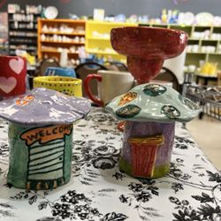 Brushstrokes n’ More - Clay project mushroom houses