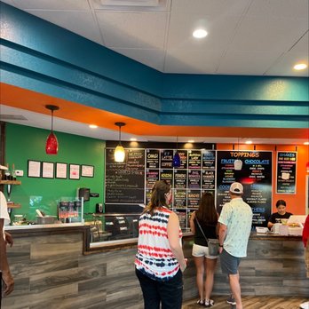 8 Fahrenheit Ice Cream - customers at the counter - Ice Cream & Frozen Yogurt Near Me - Chattanooga, Tennessee 8 Fahrenheit Ice Cream - customers at the counter - Ice Cream & Frozen Yogurt Near Me - Chattanooga, Tennessee