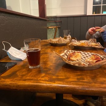 Jeremiah Johnson Brewing - Amber ale, blonde ale, kids pizzas. - Breweries Near Me - Coeur d'Alene, Idaho