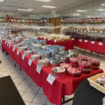 Nut Tos - rows of tables with red tablecloths - Popcorn Shops Near Me - Buffalo, New York