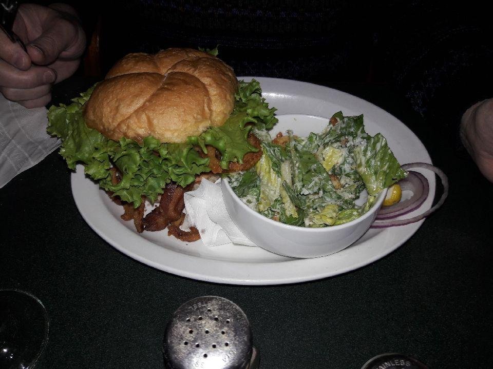 Iron Horse Pub Logo