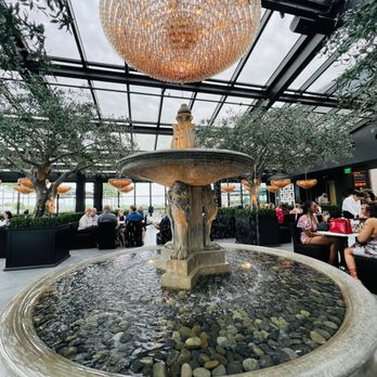 RH Rooftop Restaurant at RH Dallas - Center fountain - American Near Me - Dallas, Texas RH Rooftop Restaurant at RH Dallas - Center fountain - American Near Me - Dallas, Texas