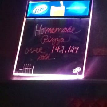 The English Pub - You know the pizza is good! - Pizza Near Me - Dyersville, Iowa The English Pub - You know the pizza is good! - Pizza Near Me - Dyersville, Iowa