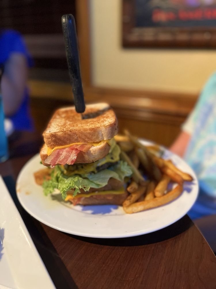 Barefoot Bernie's Tropical Grill & Bar