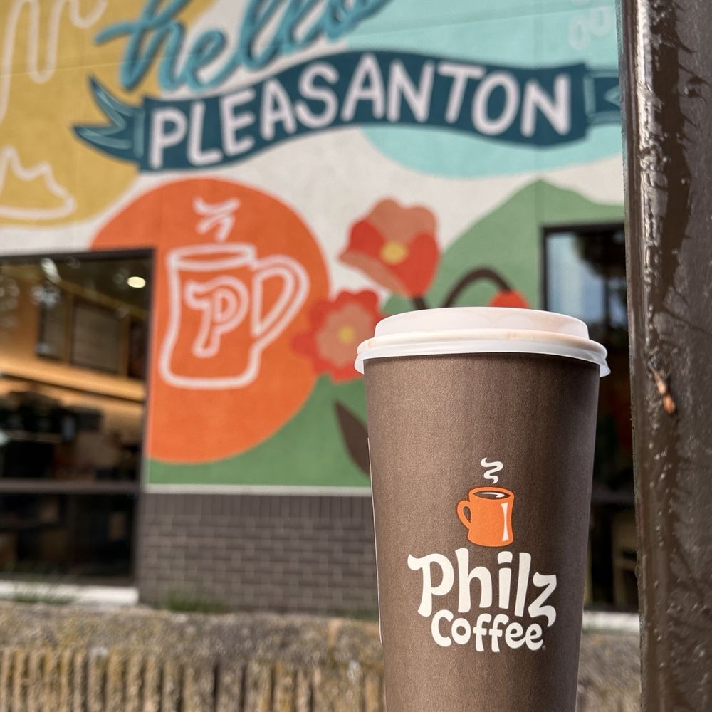 Philz Coffee - Outside and large ice rose oat milk latte - Coffee & Tea Near Me - Pleasanton, California Philz Coffee - Outside and large ice rose oat milk latte - Coffee & Tea Near Me - Pleasanton, California