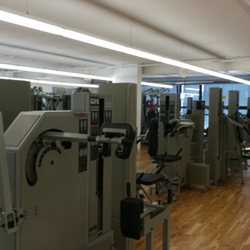 Kieser Training Reutlingen - Es herrscht genügend Platz, die meisten Geräte sind mehrfach vorhanden.