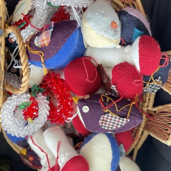 Loop de Loop - Beaded Holiday wreaths, mushrooms and little bird Knick knacks - Department Stores Near Me - Gainesville, Florida