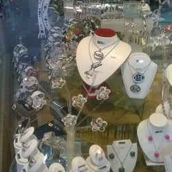 Macia y Cia Relojeria-Joyeria-Regalos