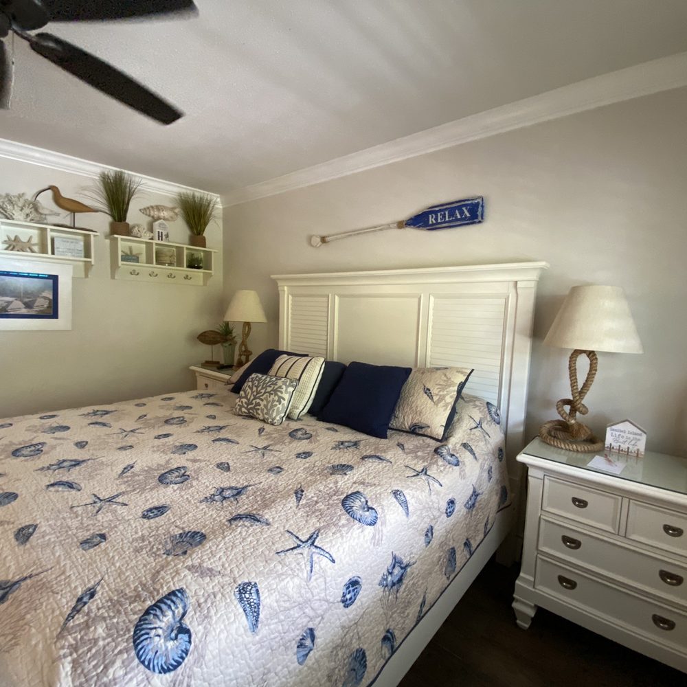 Colony Inn - Bed room - Vacation Rentals Near Me - Sanibel, Florida Colony Inn - Bed room - Vacation Rentals Near Me - Sanibel, Florida
