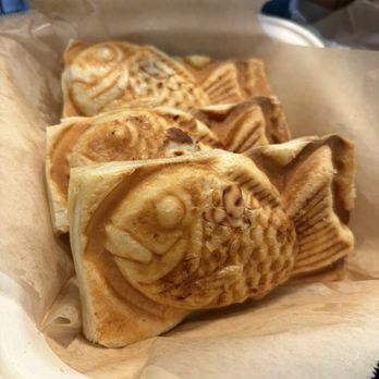 Cafe Mogoo - Croissant taiyaki - Coffee & Tea Near Me - Los Angeles, California Cafe Mogoo - Croissant taiyaki - Coffee & Tea Near Me - Los Angeles, California