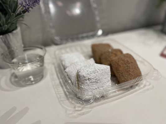 Saint Honoré Doughnuts & Beignets by null