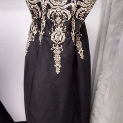 Saks OFF 5TH - Marchesa Notte ball gown for less than $150! Much poofier than appears in the picture. Multiple layers of tulle underneath.